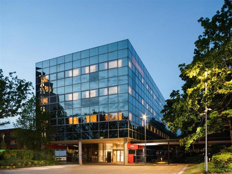 Easyhotel Milton Keynes Exteriör bild