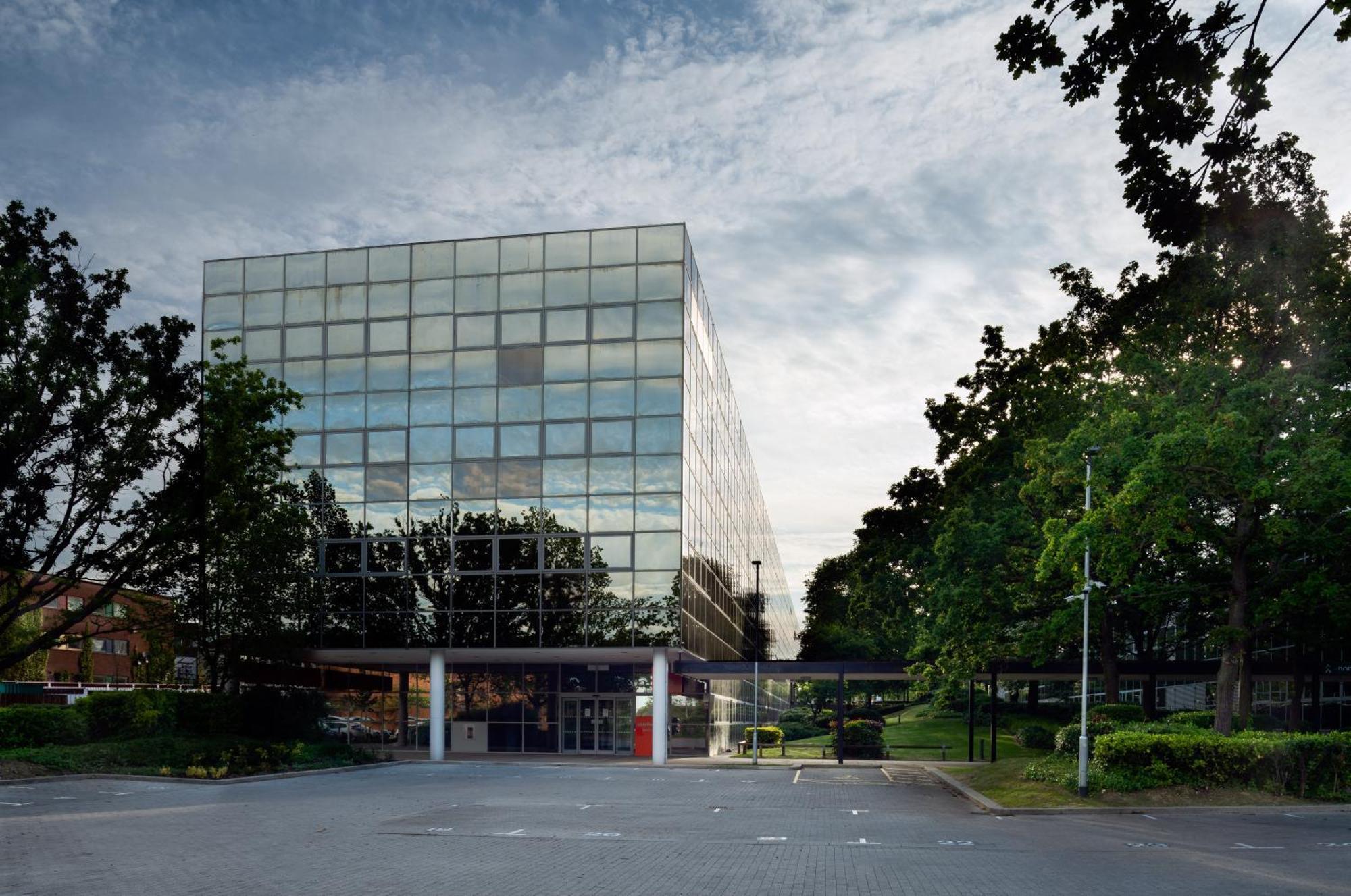 Easyhotel Milton Keynes Exteriör bild
