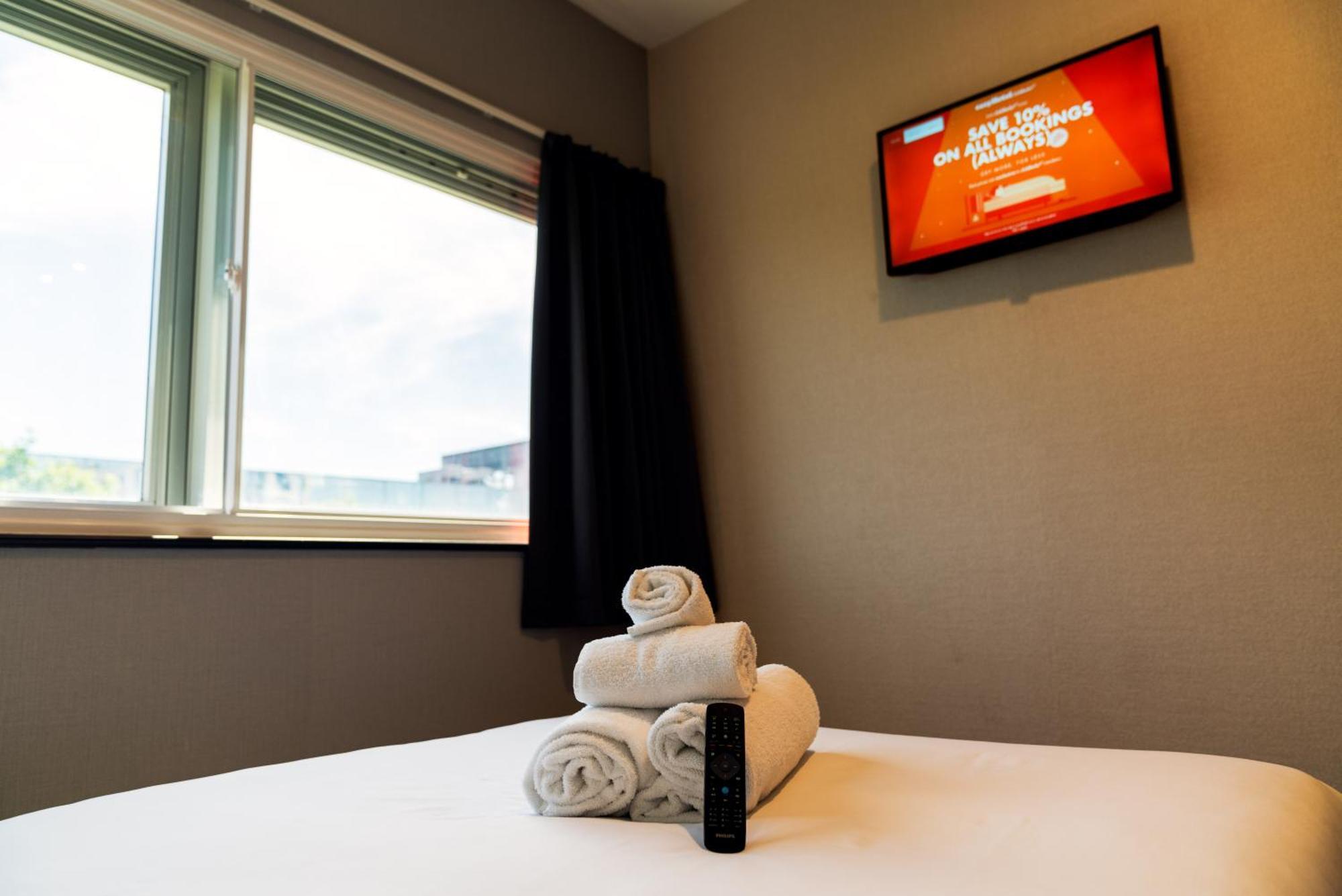 Easyhotel Milton Keynes Rum bild