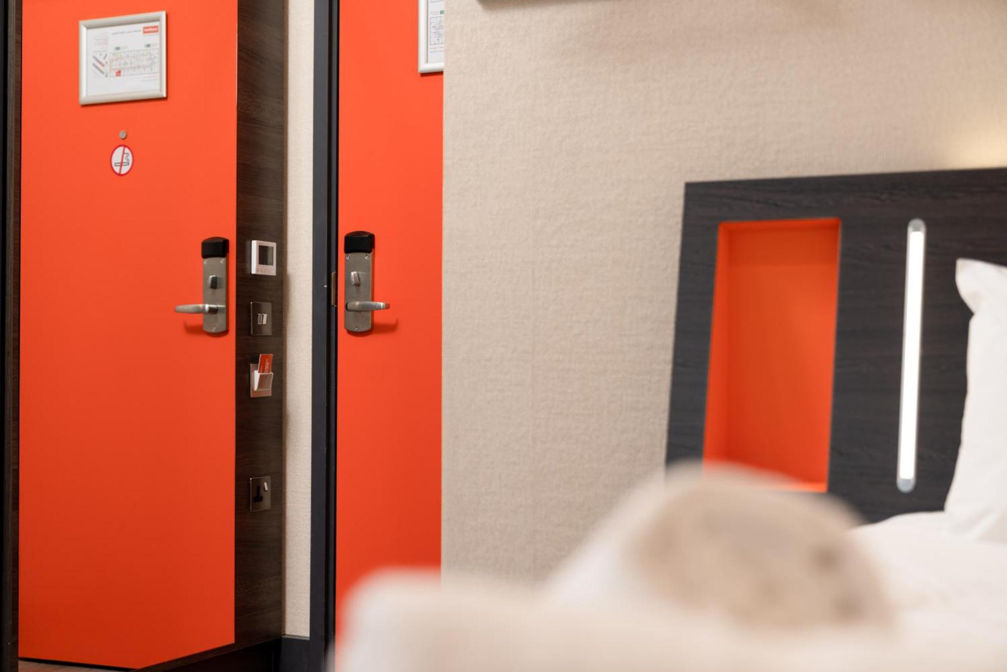 Easyhotel Milton Keynes Rum bild