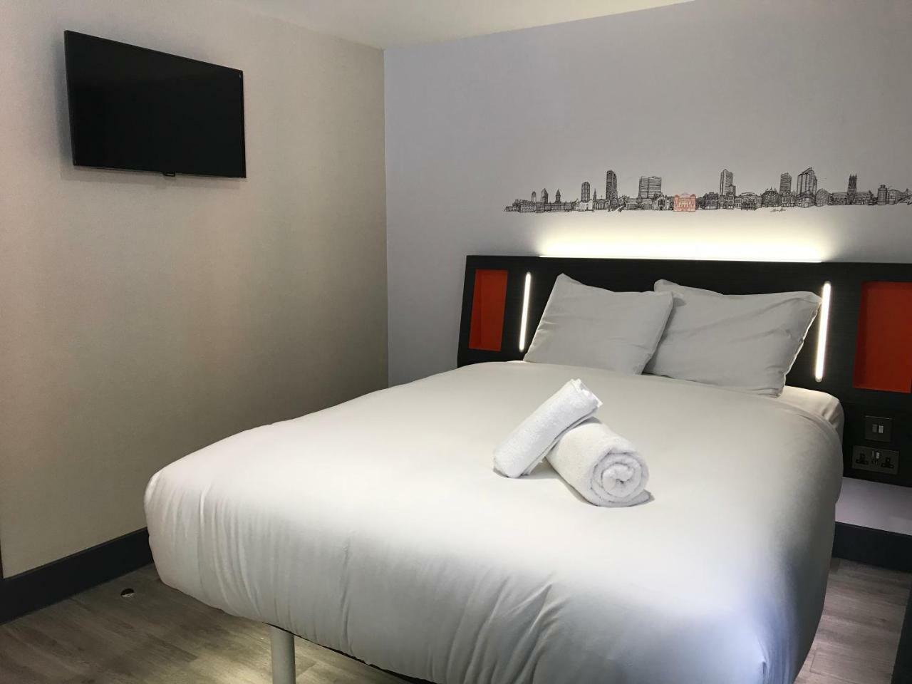 Easyhotel Milton Keynes Exteriör bild