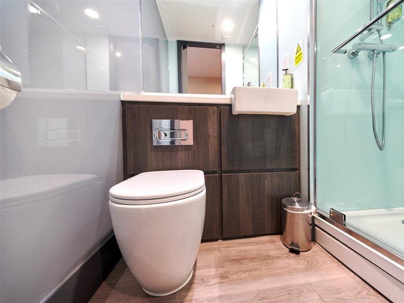 Easyhotel Milton Keynes Exteriör bild